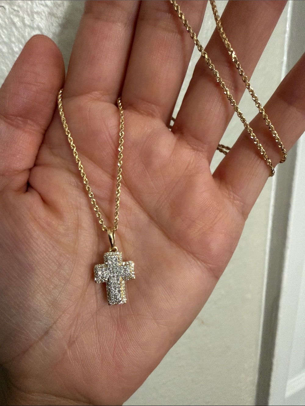 10k yellow gold cross pendant and chain